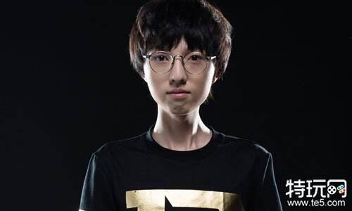 向冠军挑战:新人王麻辣香锅挑战野王诺言