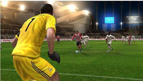 FIFA Online3经常以弱胜强的奇葩阵型盘点