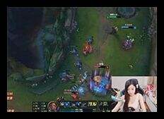 lol美女直播：沙拉双枪奥巴马 1秒6枪越塔杀