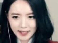 一脸懵逼 被抓哭的韩国女主播定位青铜五