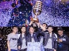 Wings夺世界冠军 黑马逆袭打服老外