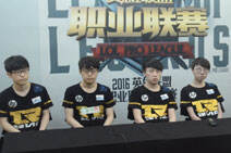 RNG赛后群访:寒冰大招是将它逼到死角释放