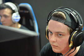 天禄让1追2逆转Athletico晋级世界总决赛