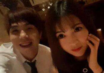 小漠直播约会露脸 慕诗琪：和照片有点差别