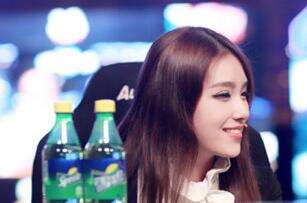 lpl女解说rita小雨桑 新晋女神直播地址介绍