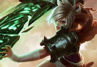 国服第一锐雯 lol黑白为秘上王者是谁？