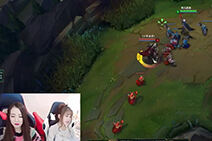 lol女神直播：祝小月上单剑姬 秒肉也只要2秒