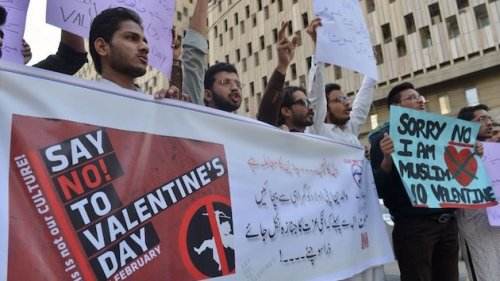 单身狗的胜利 巴基斯坦法院禁止庆祝情人节