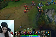 lol女神直播：酥酥微笑五排车队 潘森实力凯瑞