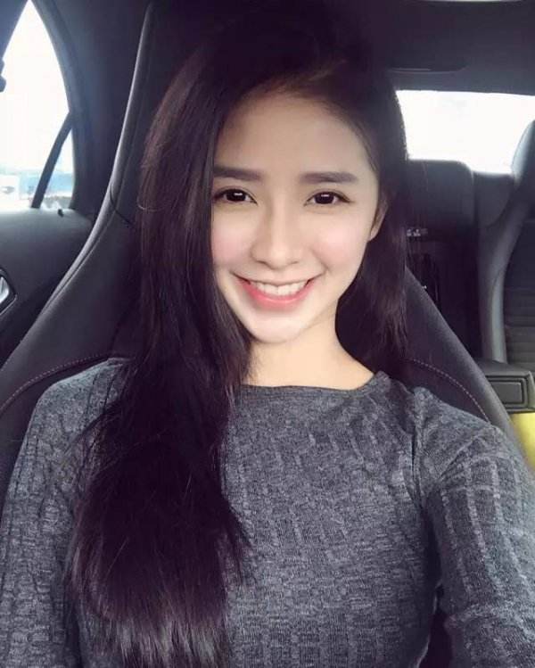 自带女神光环 马来西亚最美网红笑容收服网友