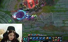 lol女神直播：酥酥打野人马 一脚踢爆水晶