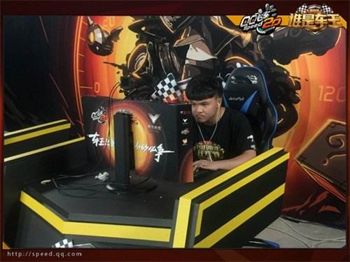 QQ飞车谁是车王第四季总决赛 巅峰对决竞速狂欢