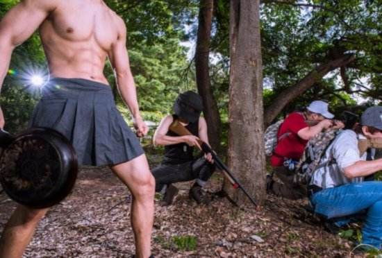 《绝地求生》真人COS 平底锅乱入