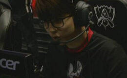 2017全球总决赛 八强赛：SKT VS MSF_3