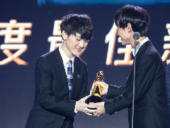 <b>英雄联盟年度最佳新秀选手：Jackeylove</b>