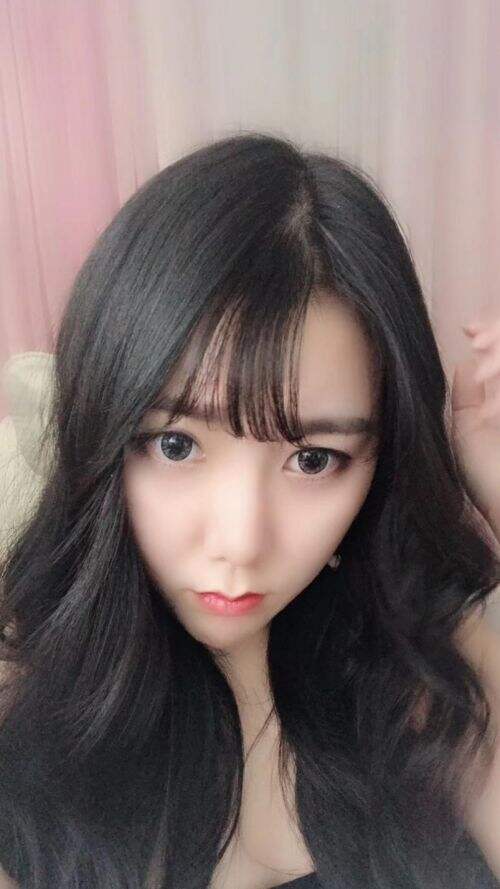 com/4615502   斗鱼绝地新星萌妹——团子,将与主播骚某某一起进