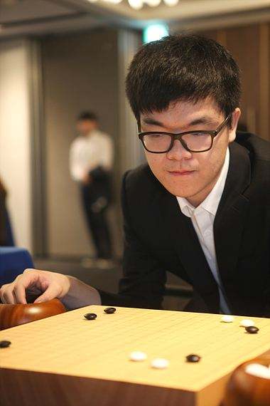 著名围棋国手柯洁晒《逆水寒》战绩遭群嘲