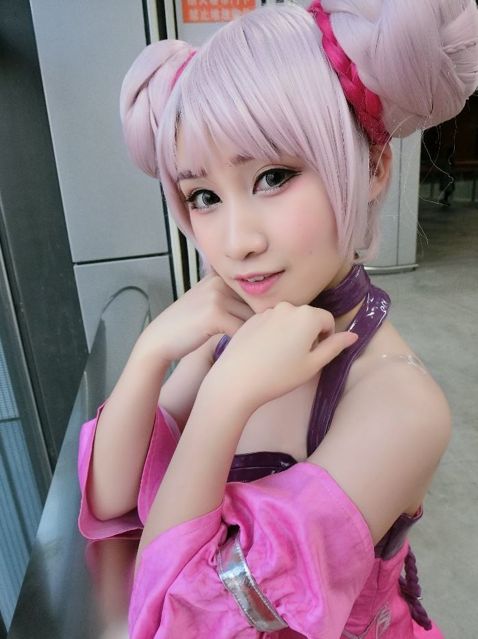 虎牙S9：总决赛线下观赛活动开启 美女coser现场为LPL助威