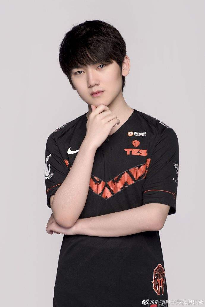 TES更新JackeyLove定妆照：来看看水子哥定妆照