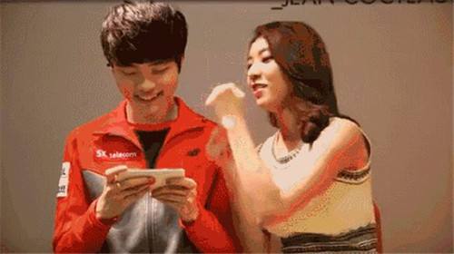 LCK前主持赵恩静与苏志燮结婚 玩家花式心疼Faker