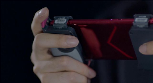 北通G2手游手柄开启预售 首款组合手柄亮点满满