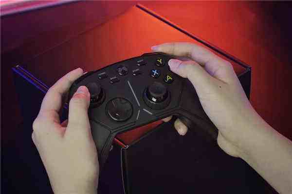 北通阿修罗3对比xbox series手柄不相伯仲，国产手柄已能与巨硬同台竞技