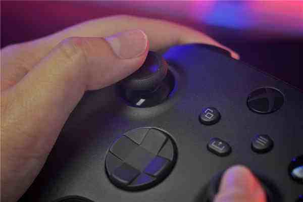 北通阿修罗3对比xbox series手柄不相伯仲，国产手柄已能与巨硬同台竞技