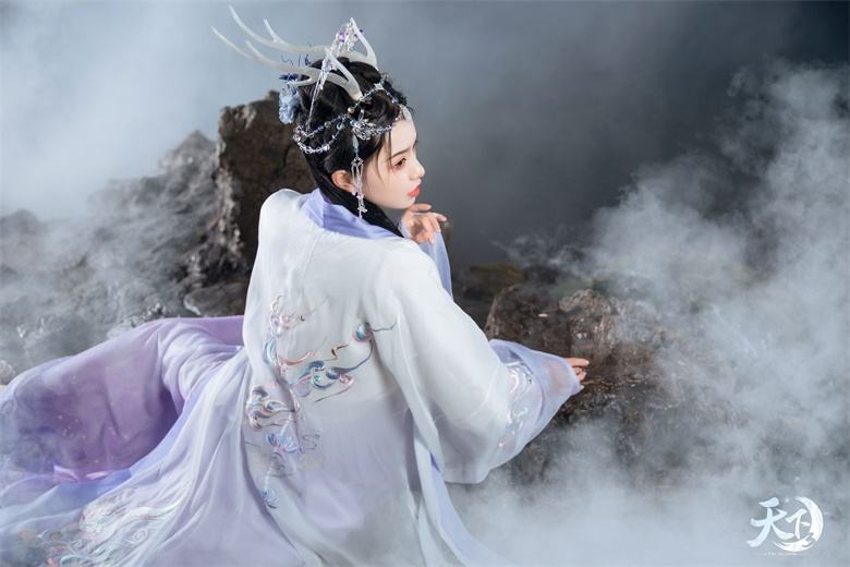 雾笼山河，谁戏云间，《天下3》原创实体汉服“云梦山河”即将上线！
