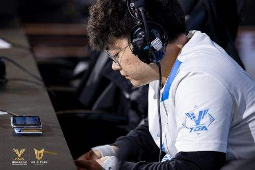 跑跑TGA总决赛阿鑫组队个人双王炸,FC成最大赢家!