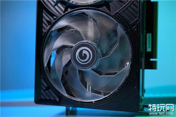 更快更强更AI，影驰GeForce RTX 5090 D 大将评测