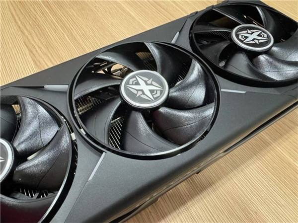 DLSS 4性能全力沖鋒，耕升 GeForce RTX 5080 炫光 OC 值得你擁有！