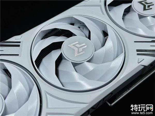 影驰 GeForce RTX 5070 Ti 金属大师 OC评测：DLSS 4超强发挥