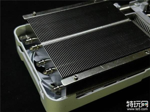 影驰 GeForce RTX 5070 Ti 金属大师 OC评测：DLSS 4超强发挥