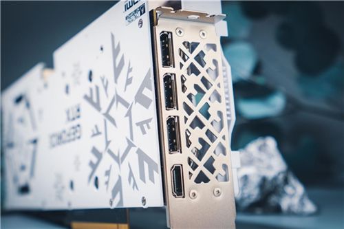 开启DLSS 4 步入4K游戏新门槛，耕升 GeForce RTX 5070 踏雪 OC 灵动来袭！